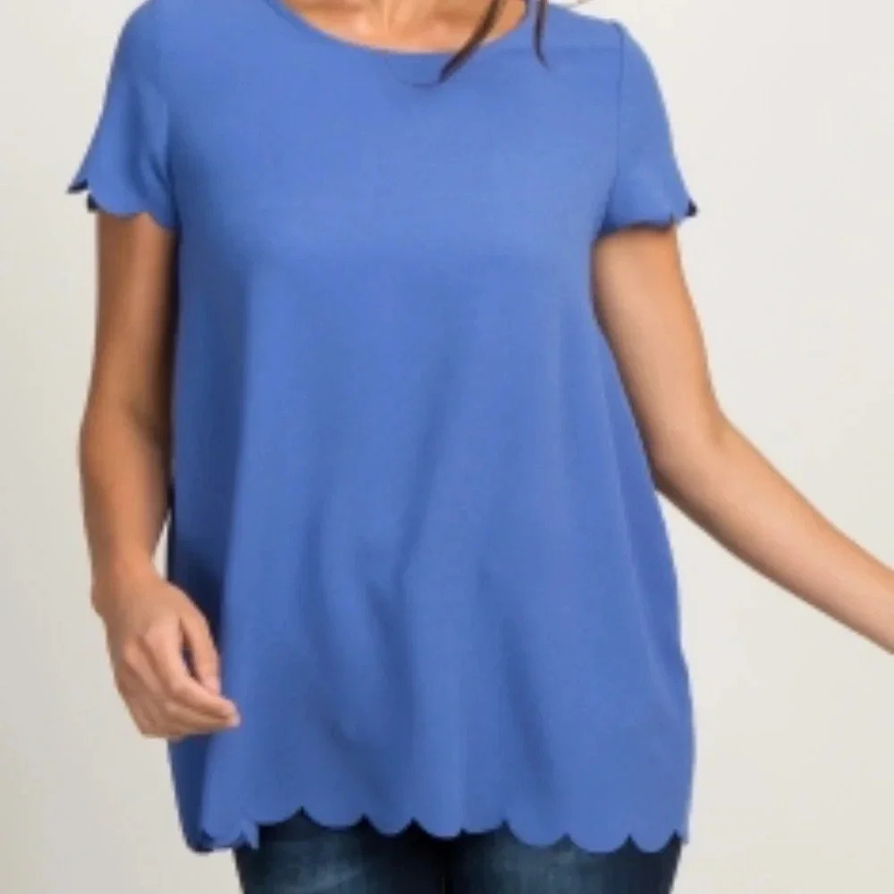 NEW*PinkBlush Blue Solid Scalloped Hem Top